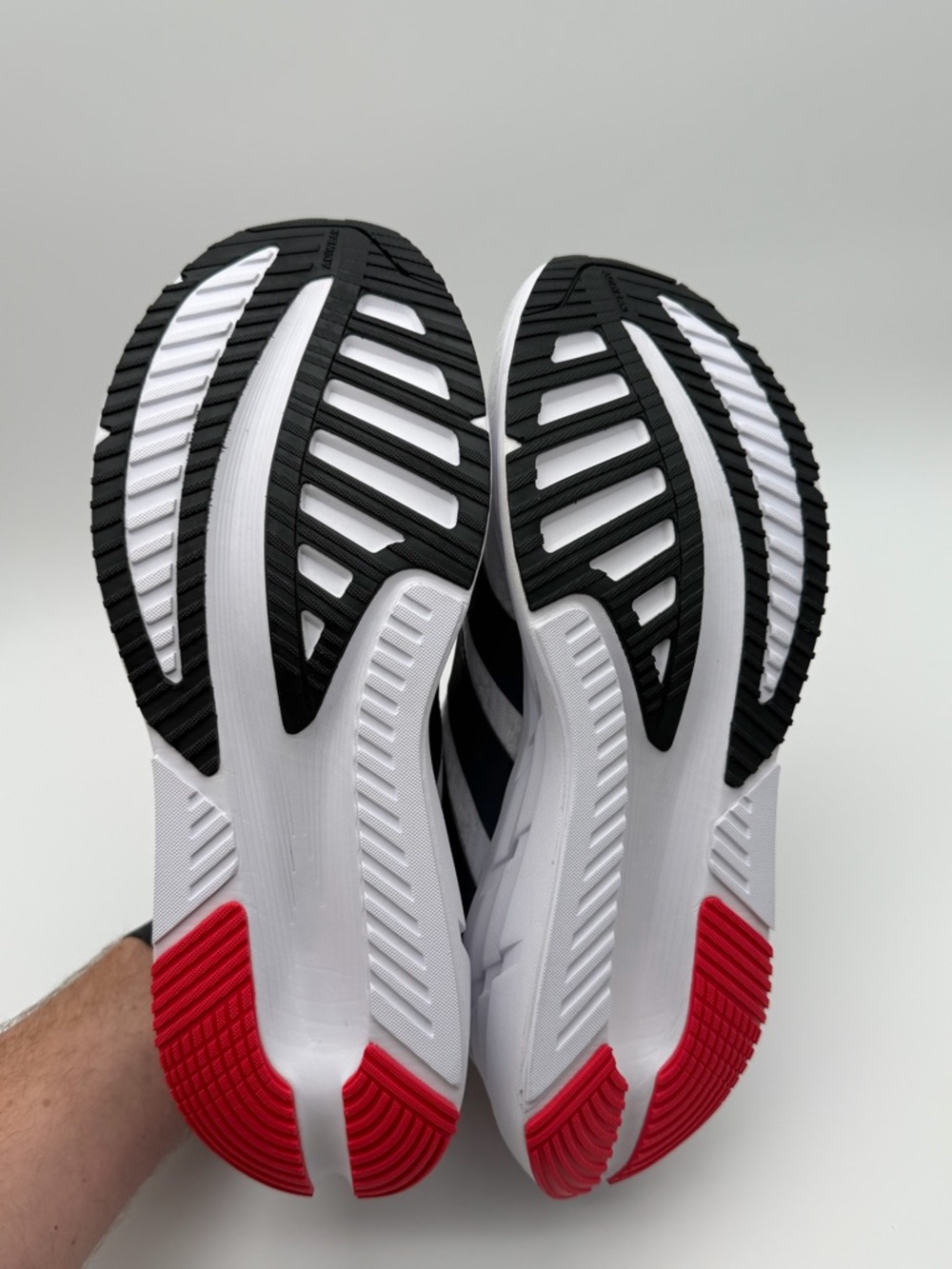 adidas ADISTAR Men’s Running Shoes White Black Red NWT JR0317 Size 10 - Picture 11 of 11